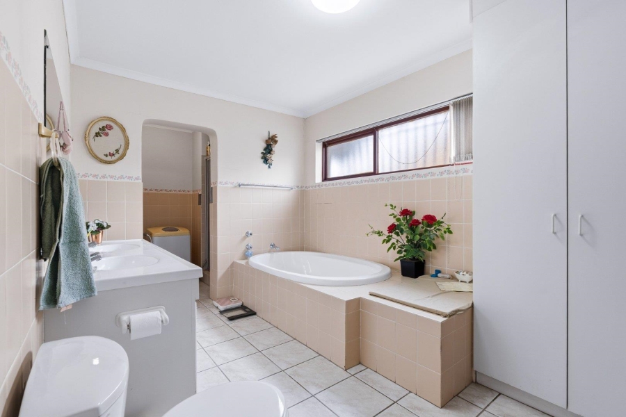 3 Bedroom Property for Sale in Tijgerhof Western Cape